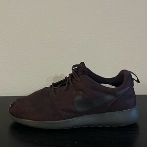 ❗️Nike Roshe One “Port Wine”❗️